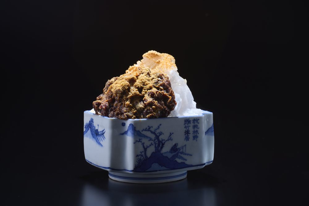 波照間黒糖蜜きな粉につぶあんのかき氷